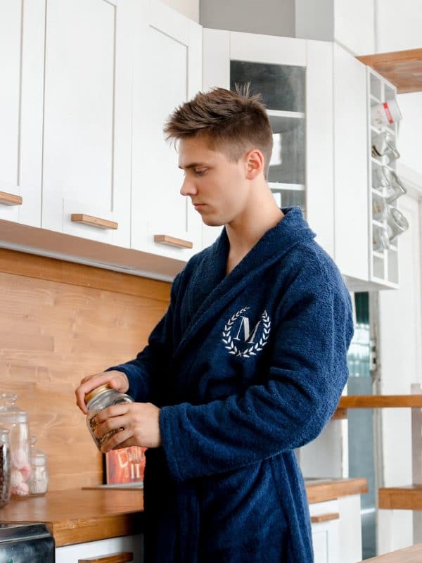 Халат с вышивкой на груди