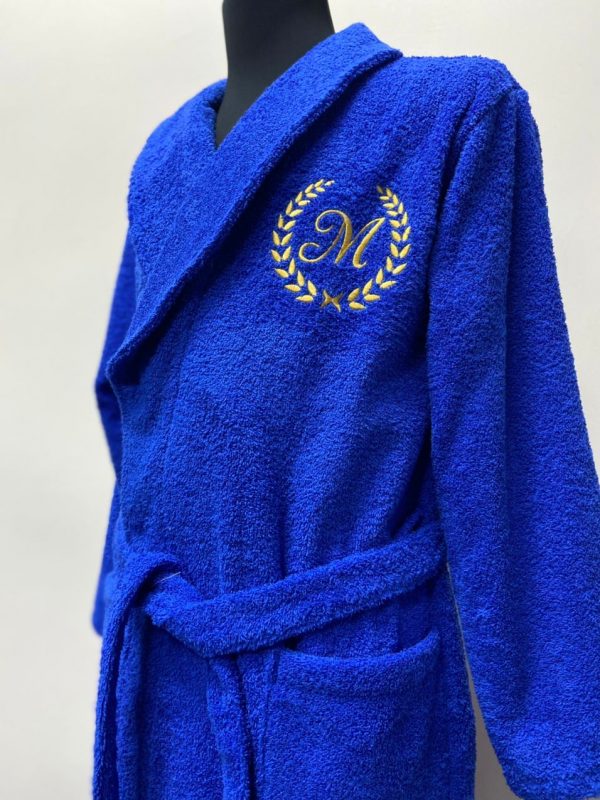 Халат с вышивкой на груди