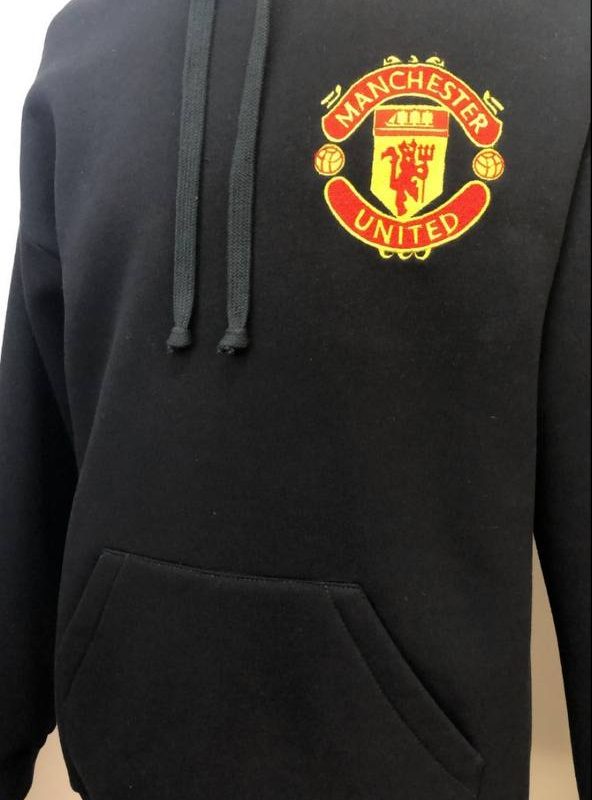 Свитшот с вышивкой на Груди